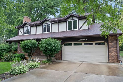 28W120 Hickory Ln, Northwoods, IL, 60185-4516 | Card Image