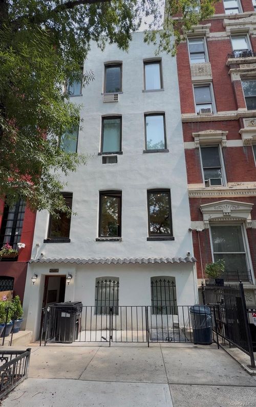 1-437 W 43rd St, New York, NY, 10036-5302 | Card Image
