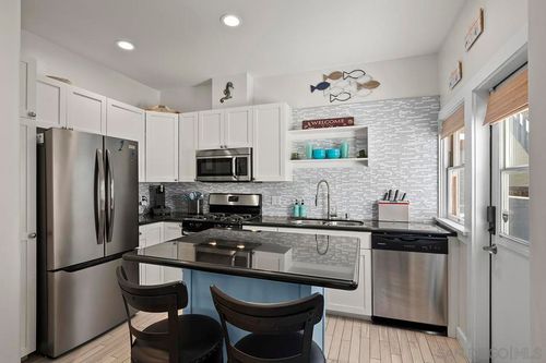 4-1106 4th St, Coronado, CA, 92118-1831 | Card Image