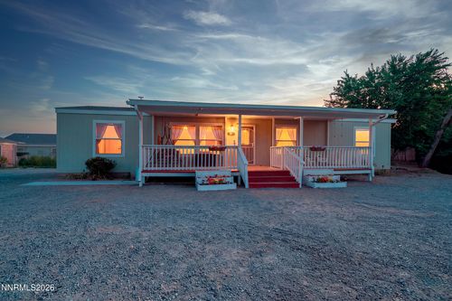 18 Scarsdale Dr, Yerington, NV, 89447-8726 | Card Image
