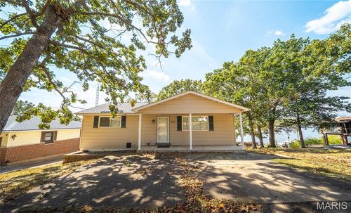 749 Squaw Rd, Cuba, MO, 65453-9610 | Card Image