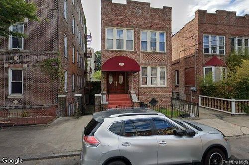 326 E 48th Street, New York, NY, 11203 | Card Image