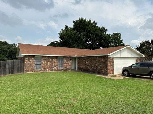 2304 Chinaberry Dr, Bedford, TX, 76021-5210 | Card Image