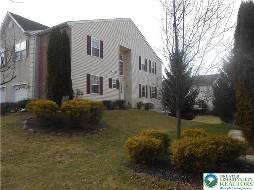 6814 Hunt Dr, Macungie, PA, 18062-9698 | Card Image