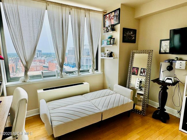 APT-2205 - 1 Spring St, House other with 2 bedrooms, 2 bathrooms and null parking in New Brunswick NJ | Image 46