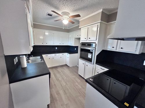 4802 24th St, Dickinson, TX, 77539-5441 | Card Image