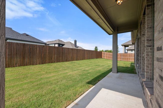 Covered back patio | Image 29
