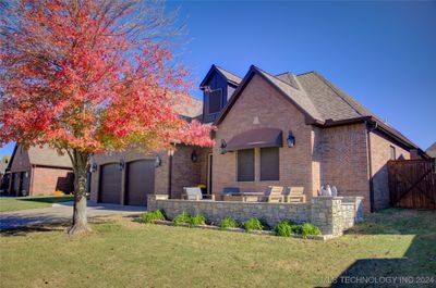 14427 S Urbana Court, House other with 4 bedrooms, 3 bathrooms and null parking in Bixby OK | Image 2