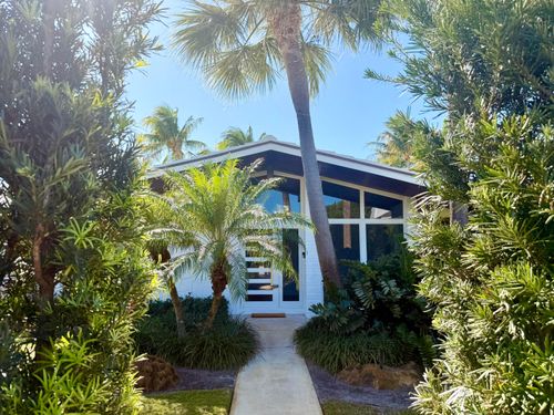 2015 Notre Dame Dr, Lake Worth Beach, FL, 33460-6350 | Card Image