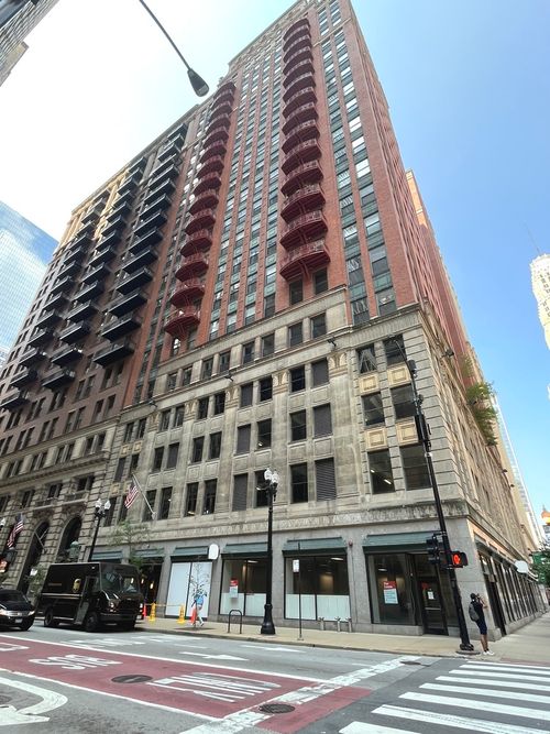 apt-702-208 Washington St, Chicago, IL, 60606-3568 | Card Image