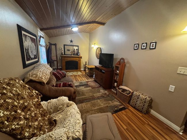 327 2 Nd St Sw, House other with 4 bedrooms, 1 bathrooms and null parking in Clara City MN | Image 16