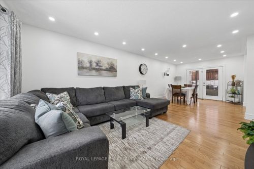 39 Baldwin Lane, Barrie, ON, L4N2W2 | Card Image