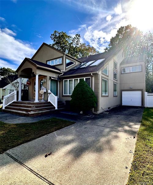 1027 Windermere Rd, Franklin Square, NY, 11010-1743 | Card Image