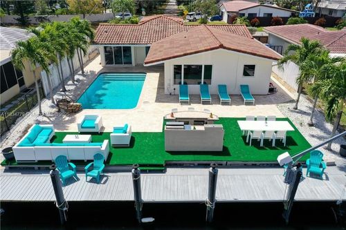 2321 Se 15th St, Pompano Beach, FL, 33062-7502 | Card Image