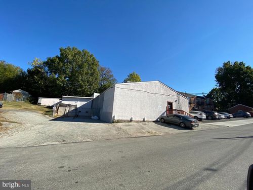 321 W Poplar St, NORRISTOWN, PA, 19401-3236 | Card Image