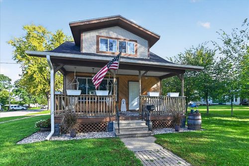 402 E Main Street, Evansville, WI, 53536 | Card Image