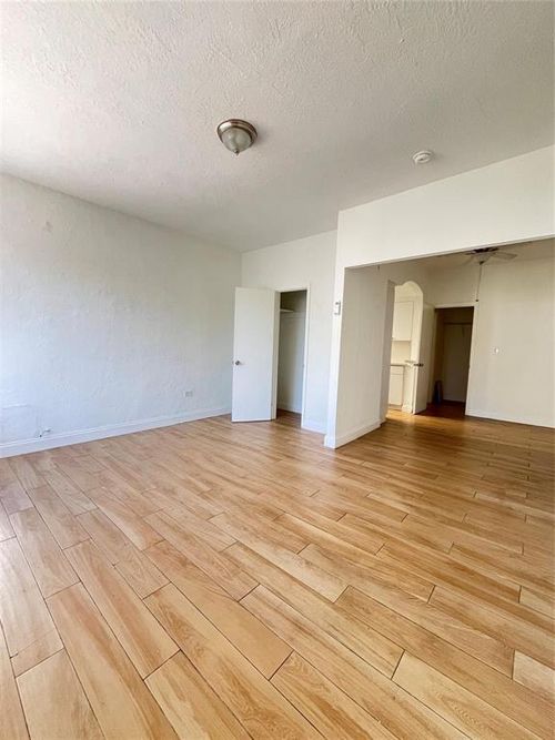 211-1120 Pennsylvania Avenue, Miami Beach, FL, 33139 | Card Image