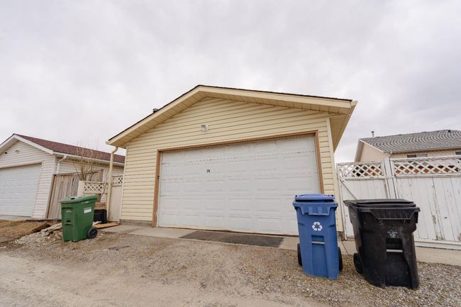 24 Laguna Close Ne, House other with 4 bedrooms, 3 bathrooms and 2 parking in Calgary AB | Image 30
