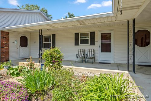 1861 Elizabeth Ln, Jenison, MI, 49428-7727 | Card Image