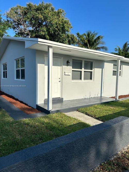 1221 N 20th Ave, Hollywood, FL, 33020-3109 | Card Image