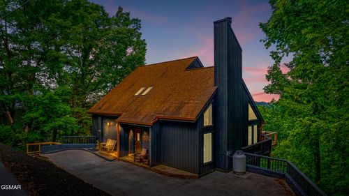 1679 Zurich Rd, Gatlinburg, TN, 37738-3706 | Card Image