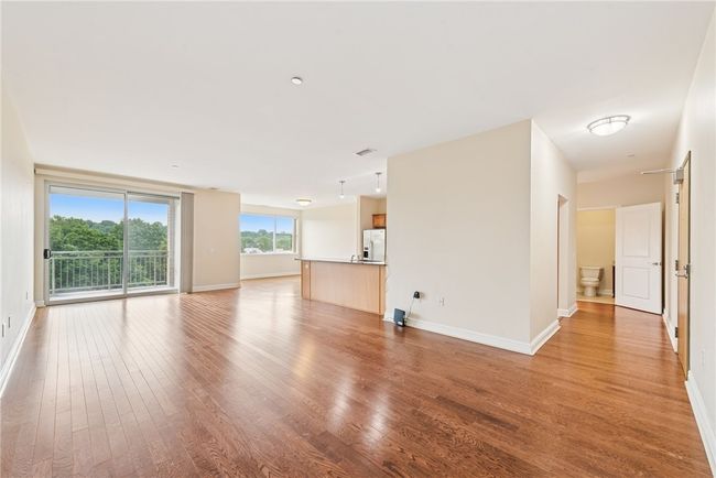 APT-306 - 5570 Centre Ave, Condo with 2 bedrooms, 2 bathrooms and 2 parking in Shadyside PA | Image 9
