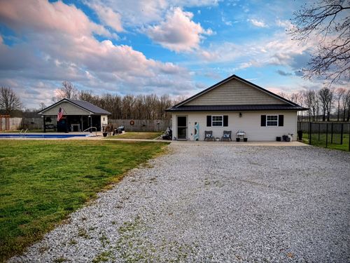 99 Busby Rd, Loretto, TN, 38469-3225 | Card Image