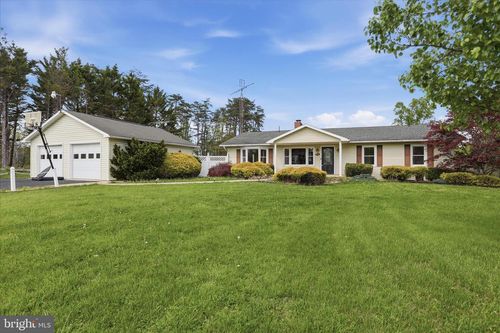 55 Highland Ridge Rd, BERKELEY SPRINGS, WV, 25411-3832 | Card Image