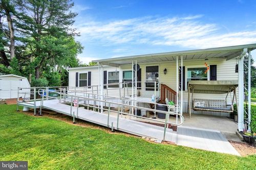123 White Tail Ln, Windsor, PA, 17366-8307 | Card Image