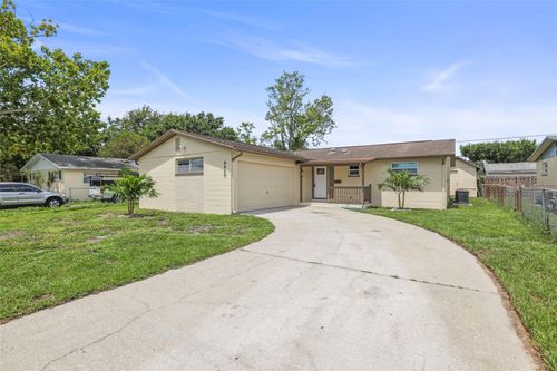 8860 58th St N, PINELLAS PARK, FL, 33782-5060 | Card Image
