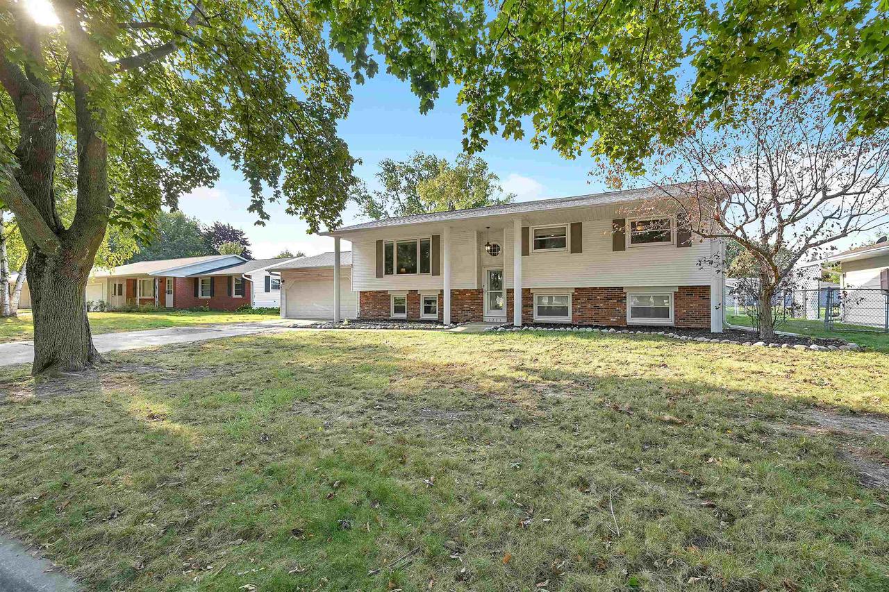 Canterbury Rd, Green Bay, WI 54304