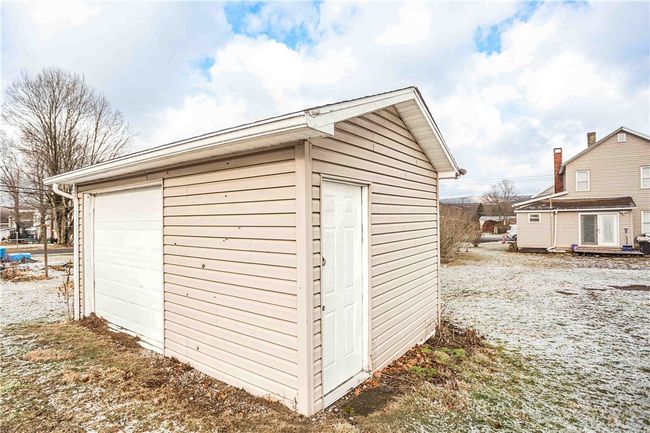 107 10 Th St, House other with 2 bedrooms, 1 bathrooms and null parking in Lucernemines PA | Image 26
