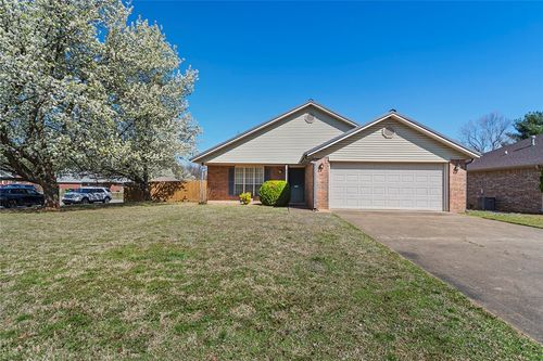 1706 Lawrence Ave, Springdale, AR, 72762-3009 | Card Image