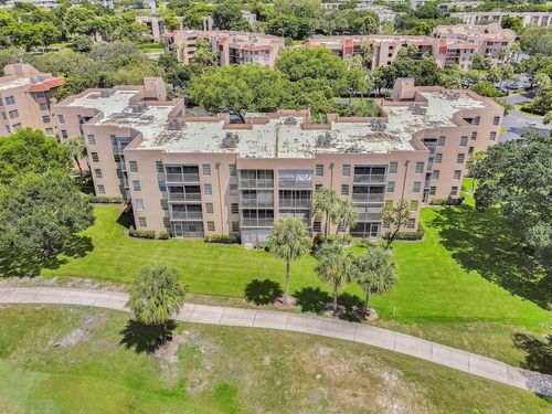 305-9531 Seagrape Dr, Davie, FL, 33324-5979 | Card Image