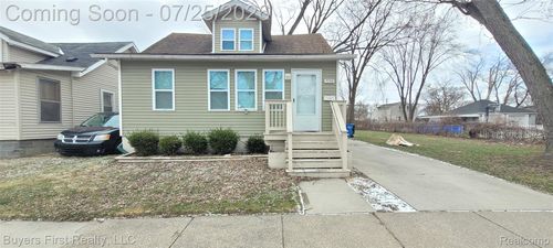 7052 Meadow Ave, Warren, MI, 48091-3018 | Card Image