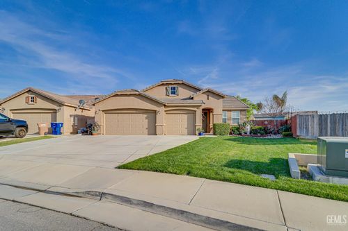10905 Mountainside Dr, Bakersfield, CA, 93306-8379 | Card Image