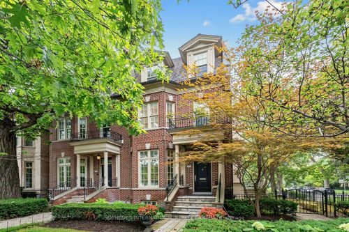 109 Lonsdale Rd, Toronto, ON, M4V1W4 | Card Image