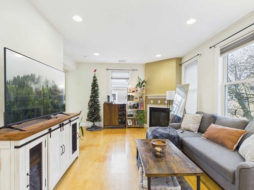 apt-2b-9 Mullins Ct, Cambridge, MA, 02141-1279 | Card Image