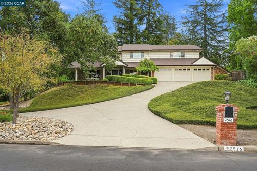 2516 Roundhill Dr, Alamo, CA, 94507-2221 | Card Image