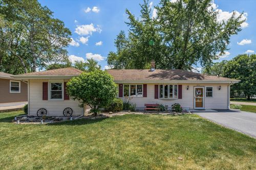 804 Elm St, Maple Park, IL, 60151-7681 | Card Image