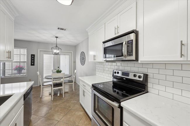 1047 Park Meadow Dr, Condo with 3 bedrooms, 2 bathrooms and null parking in Beaumont TX | Image 14