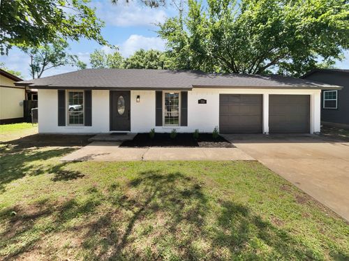 720 Tanglewood Dr, Hurst, TX, 76053-7010 | Card Image
