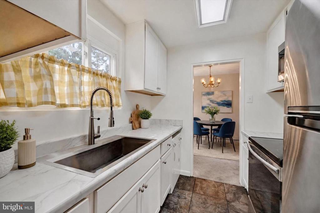 Residential in GLEN BURNIE 5