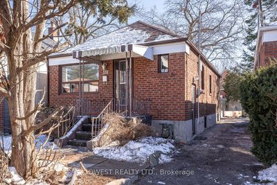 331 Lumsden Ave, House other with 2 bedrooms, 1 bathrooms and 1 parking in East York ON | Image 1