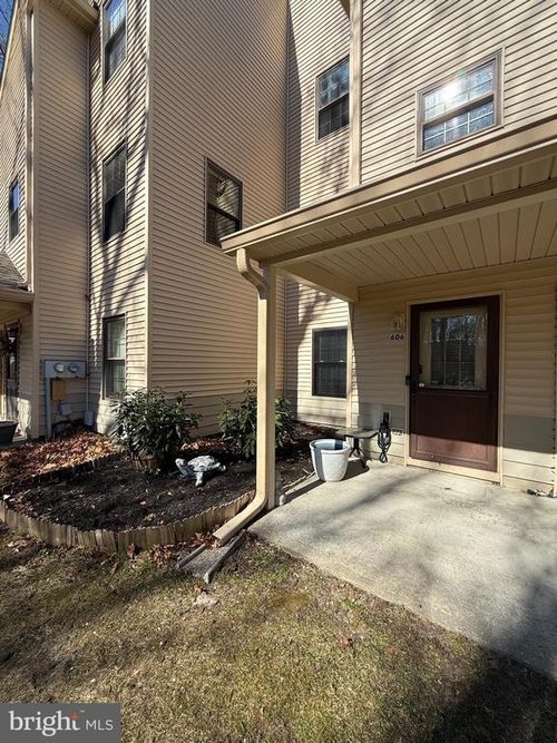 606 Sequoia Ct, Jackson, NJ, 08527-4003 | Card Image