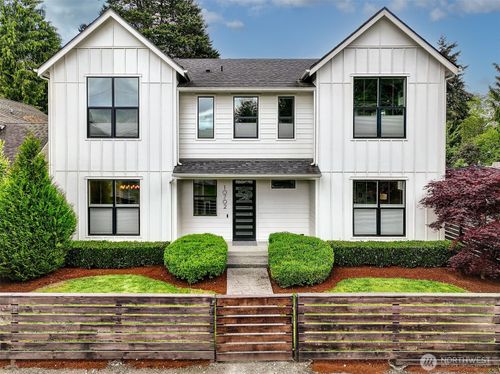 10702 39th Ave Ne, Seattle, WA, 98125-7915 | Card Image