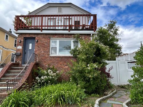 311 W Chester St, Long Beach, NY, 11561-1803 | Card Image