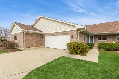 2 - 10826 Timer Drive, Condo with 2 bedrooms, 3 bathrooms and 4 parking in Huntley IL | Image 1