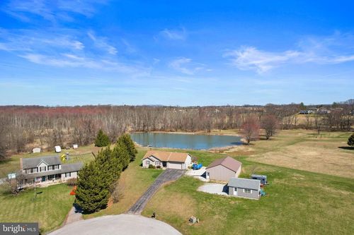 35 Drew Ln, LITTLESTOWN, PA, 17340-9189 | Card Image