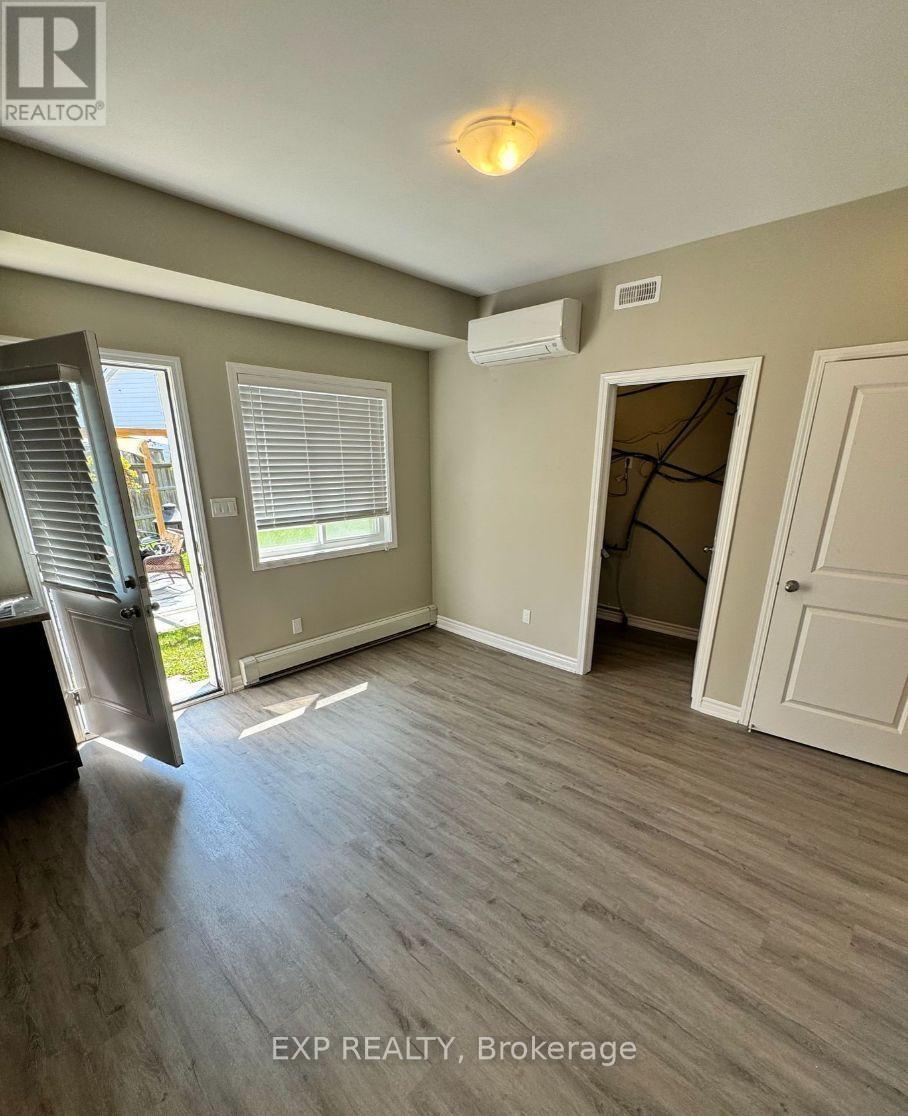 Residential Lease in Welland (Broadway) 5